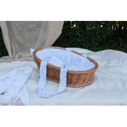 Bílý nosič pro panenky...