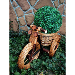 Zahradní proutěný květináč...