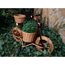 Zahradní proutěný stojan na...