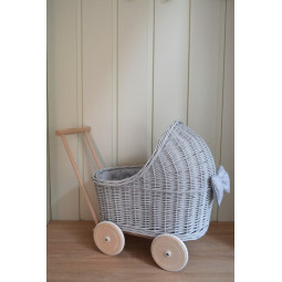 Moderní dětský kočárek v...