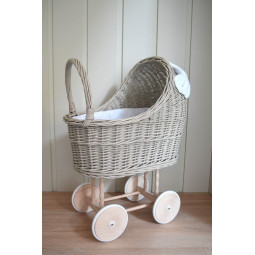 Originální béžový kočárek s...