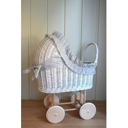 Luxusní kočárek pro panenky...