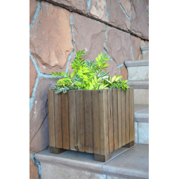 Moderní terasové květináče...