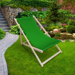 Dřevěná lehátka v zelené barvě