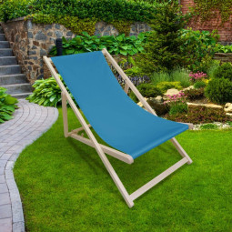 Plážová lehátka v modré barvě