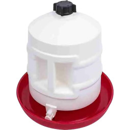 Napáječka pro drůbež...