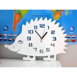 Bílé dětské hodiny na zeď...