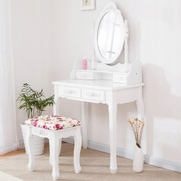 Kvalitní toaletní stolek se...