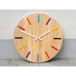 Barevné nástěnné hodiny dub...