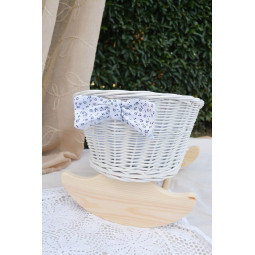 Kolébka pro panenky v bílé...